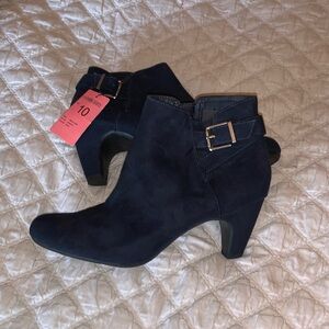 Sam & Libby (now Sam Edelman) Navy Blue Ankle Booties with Buckle